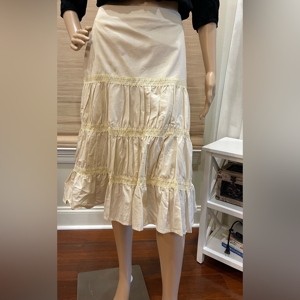Nicole New World Antique Tiered Lace Skirt. Size 8. 
New With Tags.